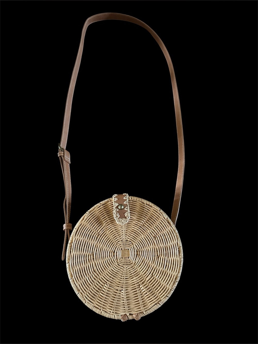 Universal Thread Rattan Circle Crossbody Bag 🌾☀️ - Picture 6 of 11
